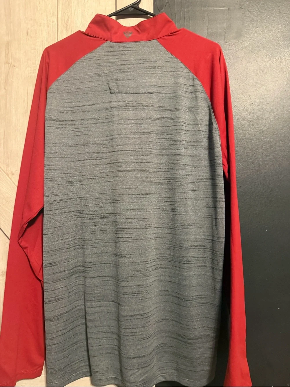 Levelwear red zip